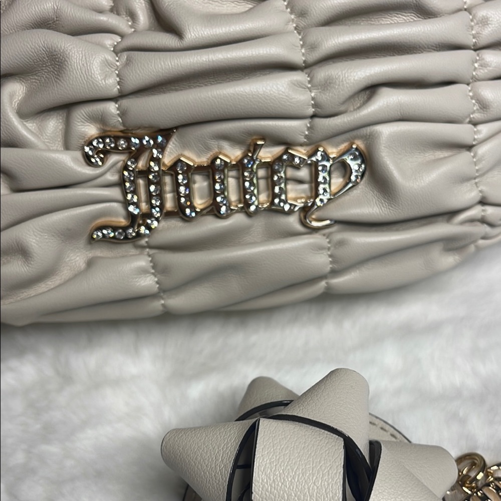 Juicy Couture- Cream Quilted Handbag with Gold Accents & Key chain - Picture 2 of 15